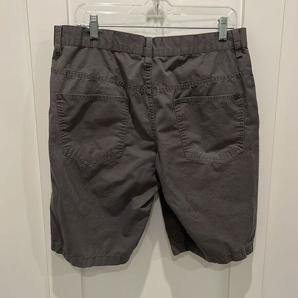 Men's Calvin Klein Jeans Grey Shorts - Picture 2 of 7